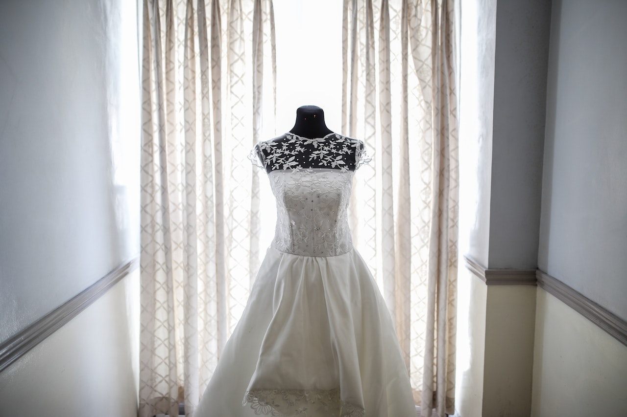 storing wedding dress for longevity